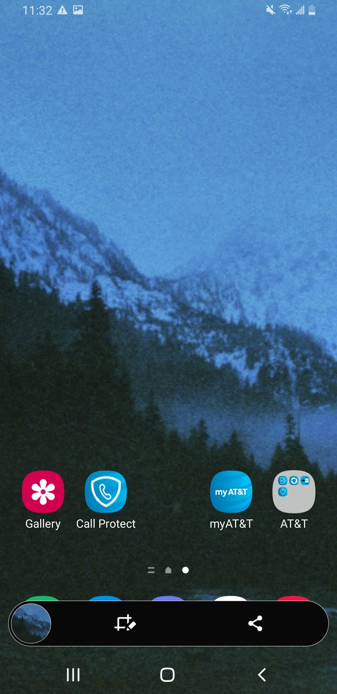 Homescreen Appears